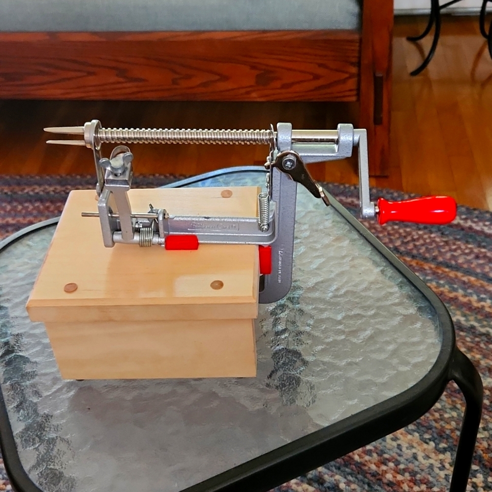 Pampered Chef WOOD STAND For Use With Their Apple Peeler Corer Slicer